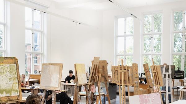 Konstnärlig grundutbildning i klassrum.