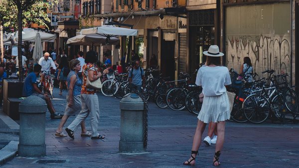 läs italienska i bologna på språkkurs med internationella skolorna