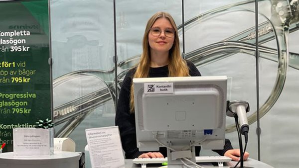 Optikerassistent från Folkuniversitetet jobbar på Specsavers