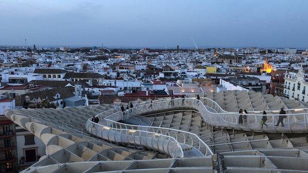 hitta språkresor för vuxna till sevilla spanien och läsa spanska på plats