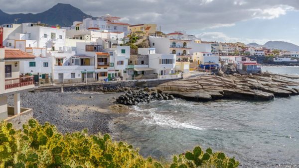 View of the shores of Tenerife, one of many places where Internationella Skolornas language courses could take you